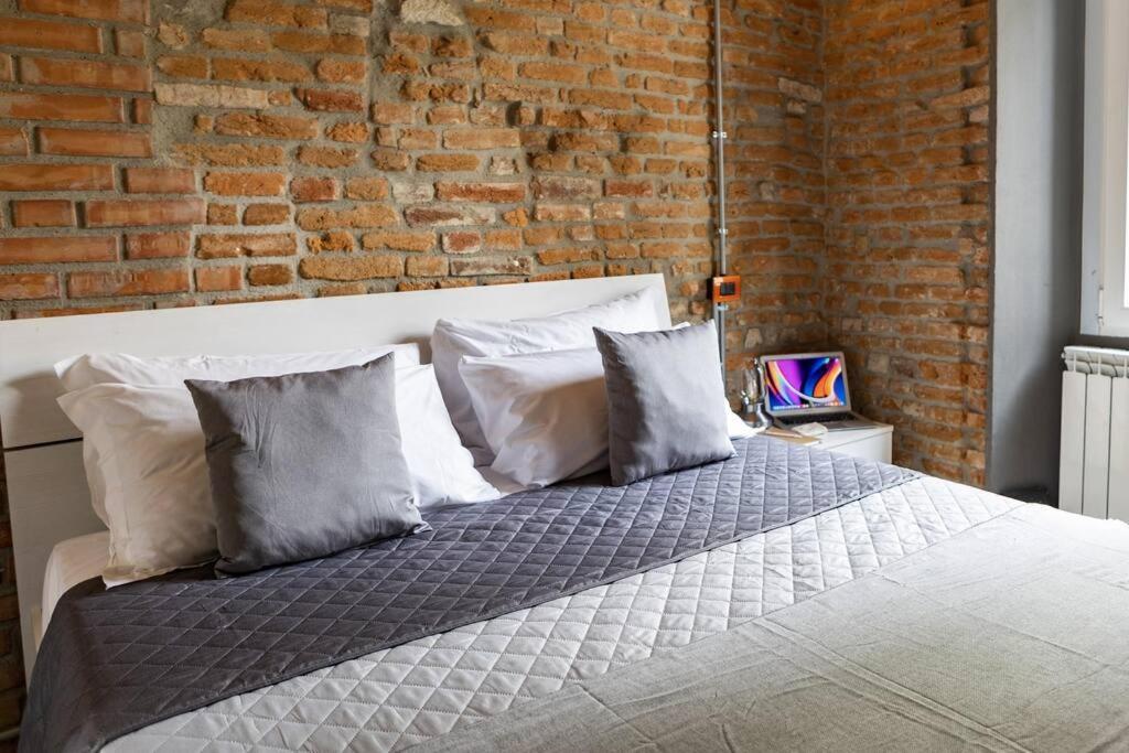 Canonica Brick Apartment Milan Exterior photo